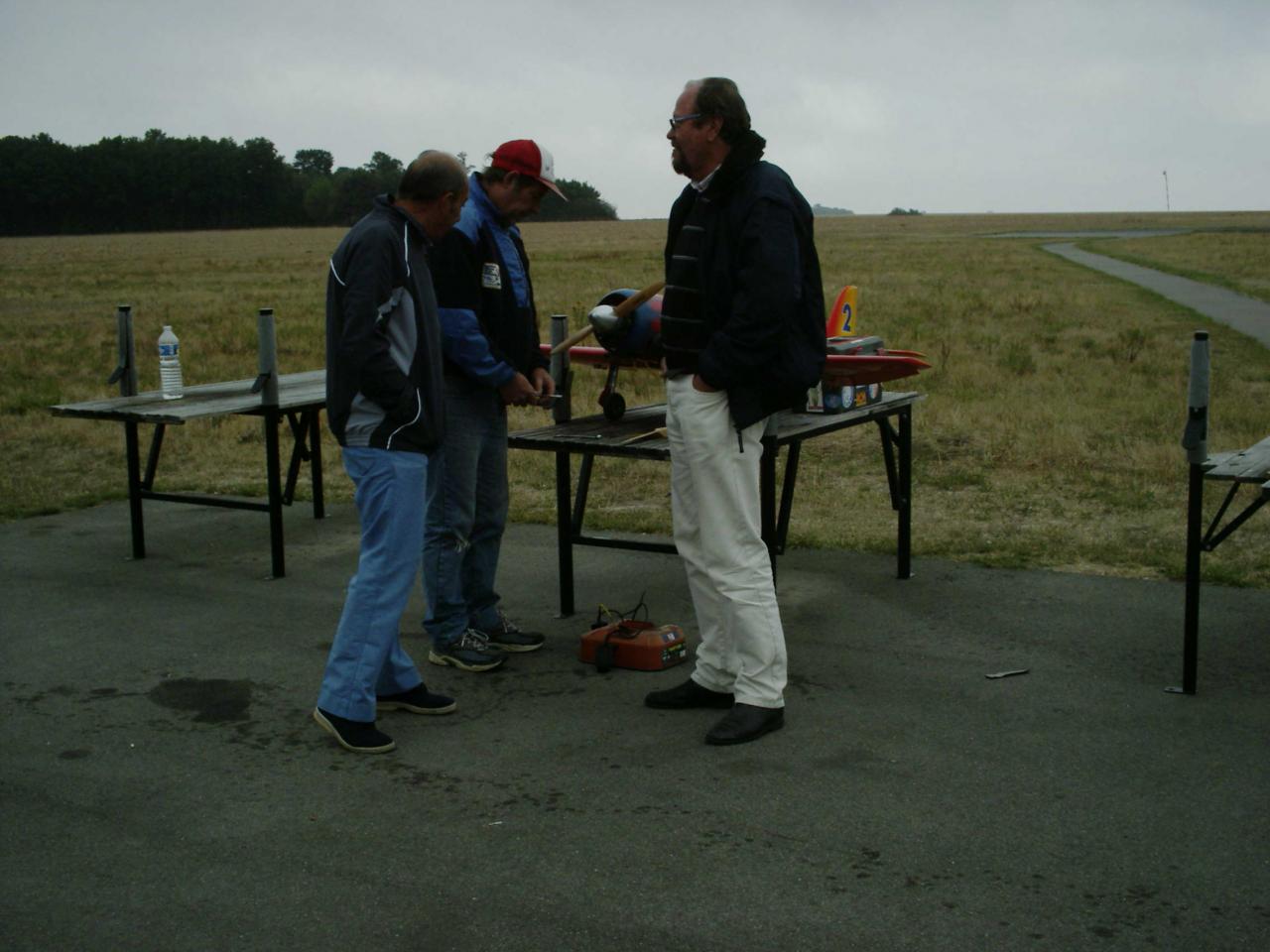 Ici à doite Michel Damster a fait office de directeur de course