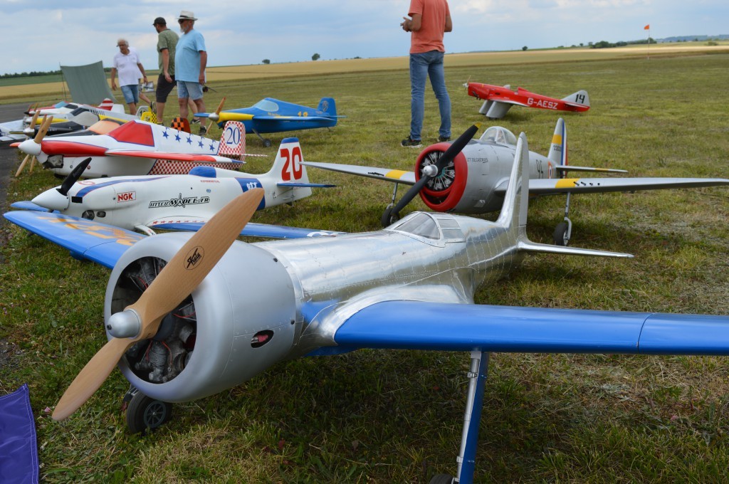 Le Hughes H1 secondé par le P47 de Gilles Watelet