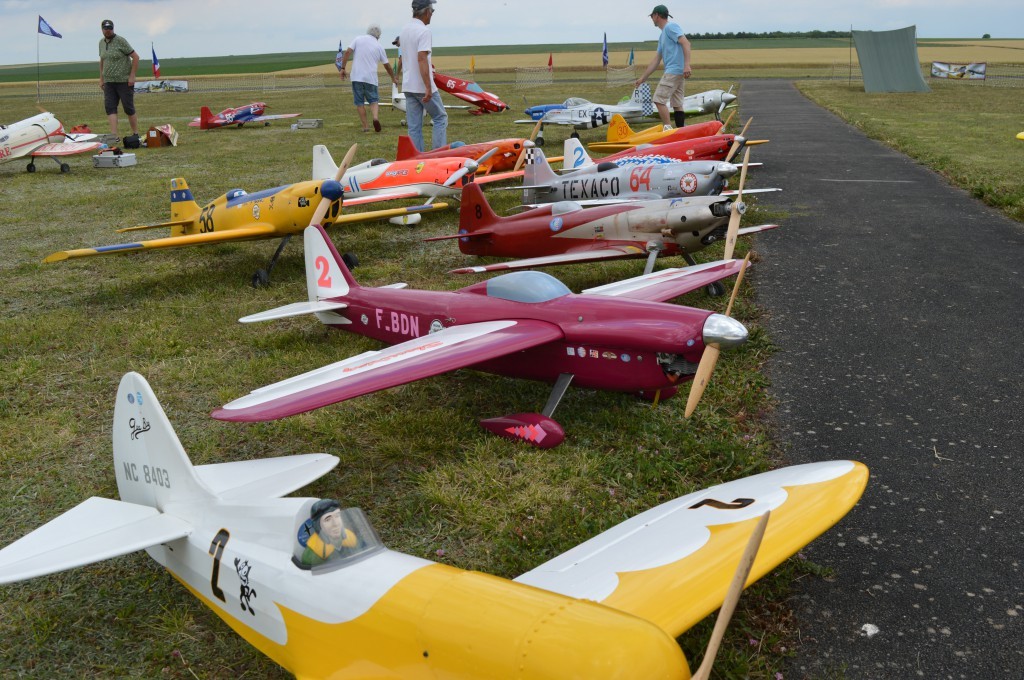 Au premier plan , retour du Gee Bee Sportster de Patrick  Baudin