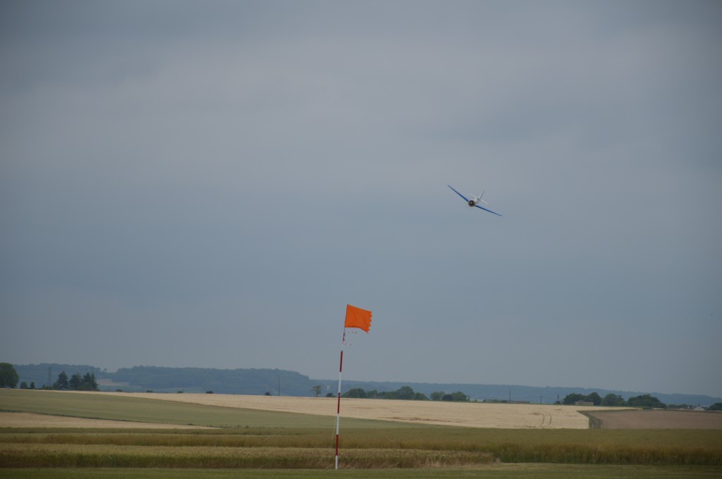 Passage  au dessus du  drapeau 