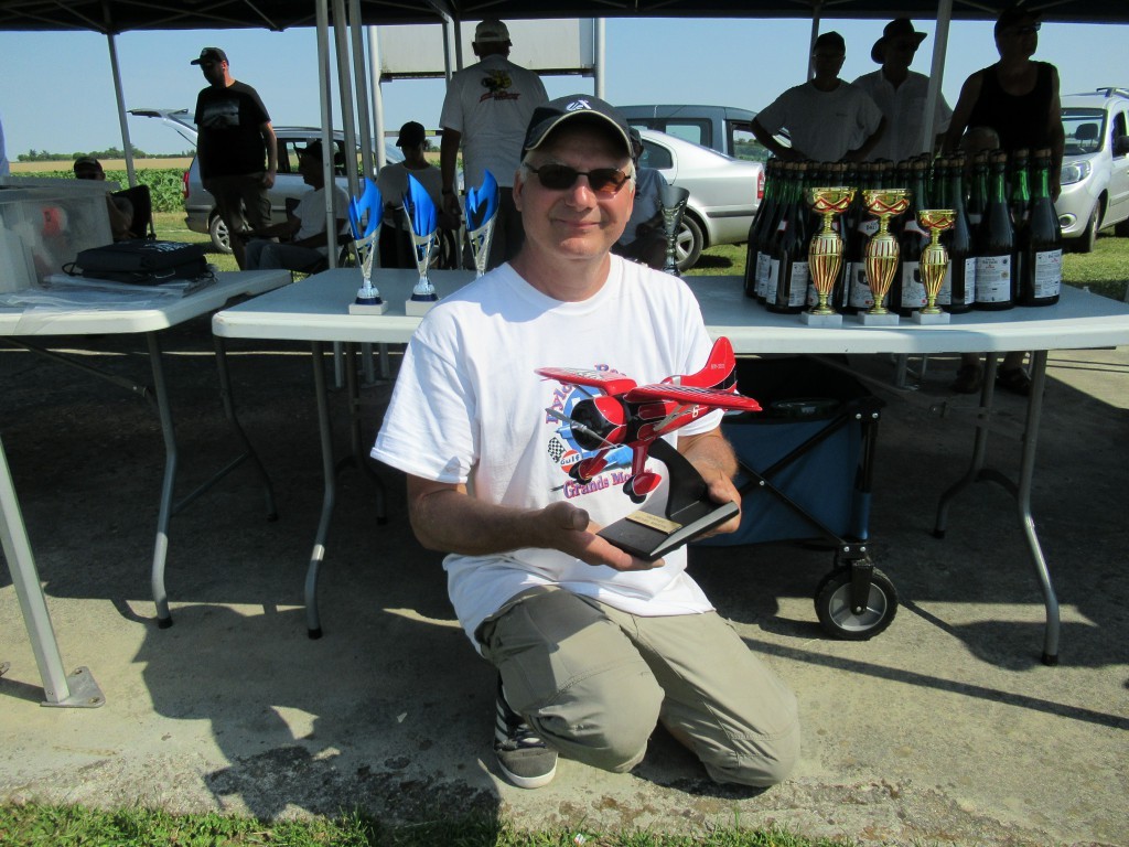 Laurent Bardy avec son Trophée  de 2022