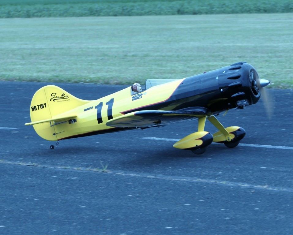 Le Gee Bee Y  N°11 de  Serge Défié - Bendix