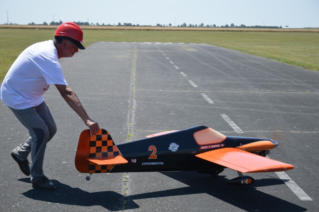 Gilles présent  en piste le Cassutt N°2 de Patrick