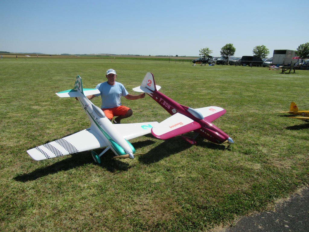 Les deux avions de Patrick sont motorisés par des Titans 62 cc