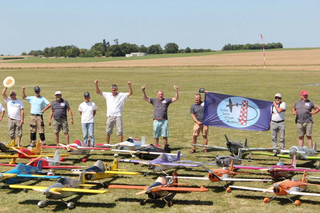 Photo de groupe avec les pilotes